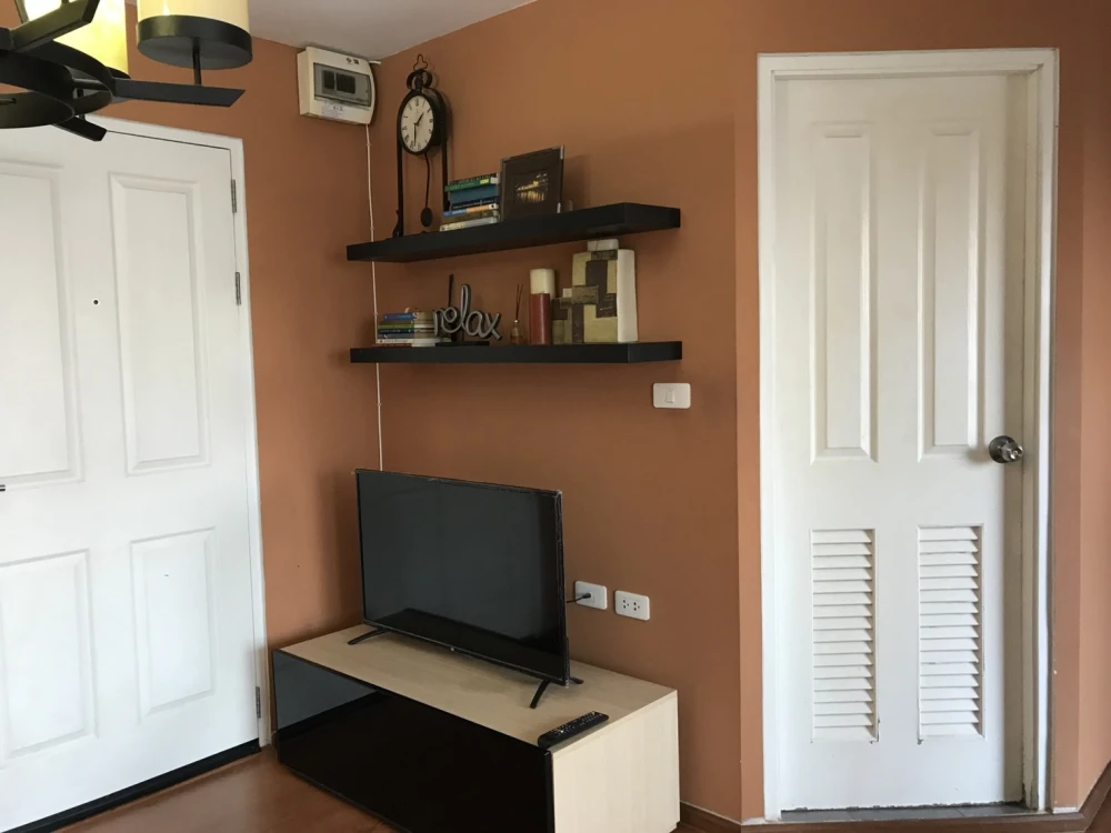 For rent Dcondo Rattanathibet, 6th floor, Building D, well decorated. It's very beautiful. Book quickly before you miss it.