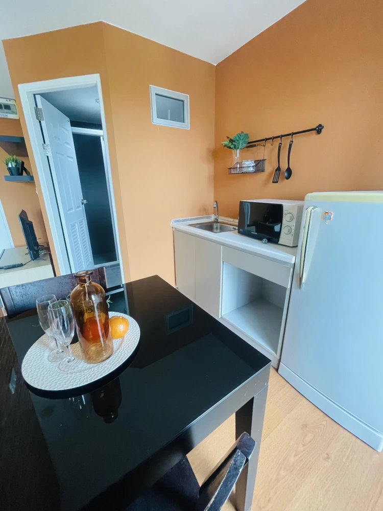For rent Dcondo Rattanathibet, 6th floor, Building D, well decorated. It's very beautiful. Book quickly before you miss it.