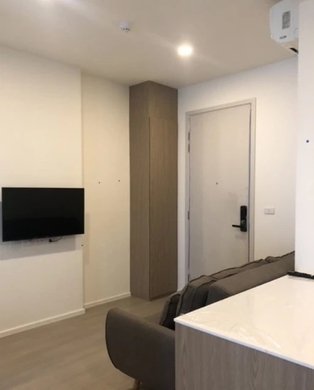 For rent: De Lapis Charan 81, 9th floor, fully furnished. Book now! (Quickly!)