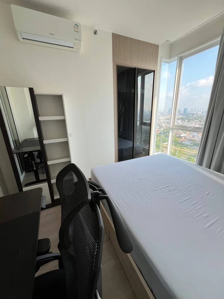 For rent: De Lapis Charan 81. A lovely room in a great location, fully furnished. You can't miss this opportunity!