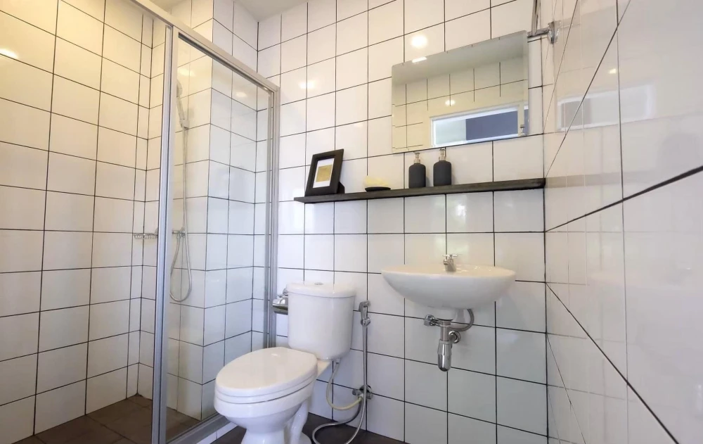 For rent: Deco Condominium, well-separated rooms, great price, everything you need here, you must book now.
