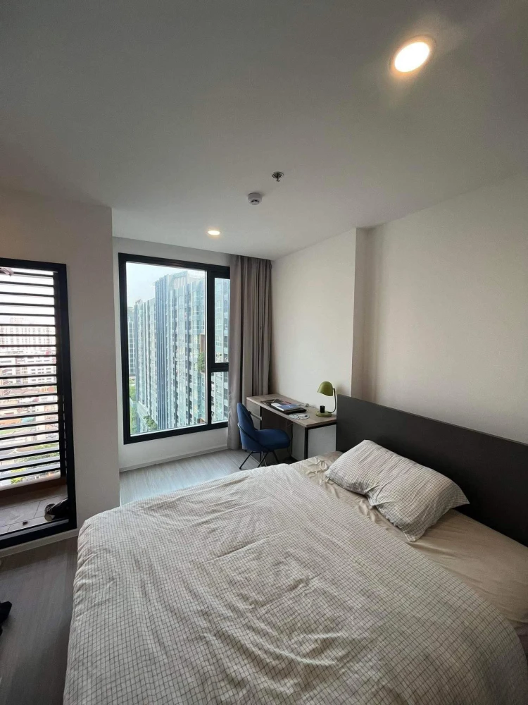 DENIM JATUJAK 1-bedroom apartment for rent, 28th floor, great location. Fully furnished with complete amenities. Don't miss out!