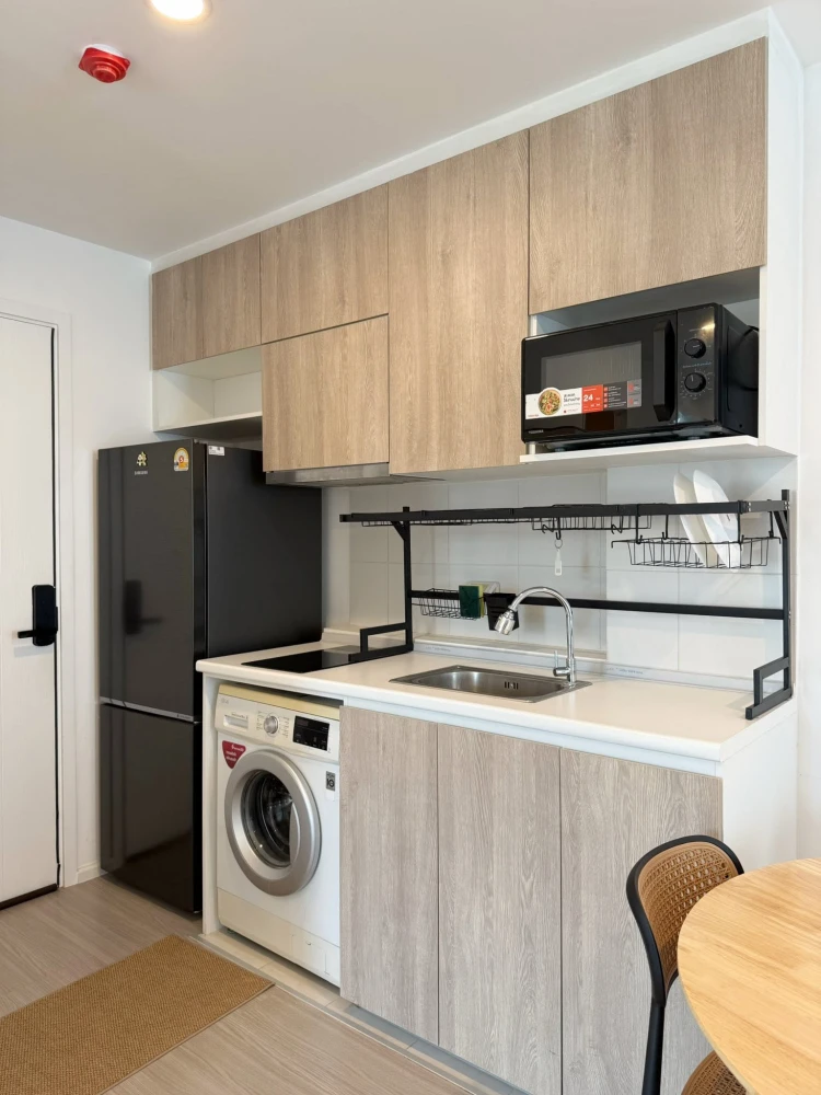 For rent: Denim Jatujak, 2 bedrooms, Chatuchak Park view, bright and airy, good ventilation, ready to move in.