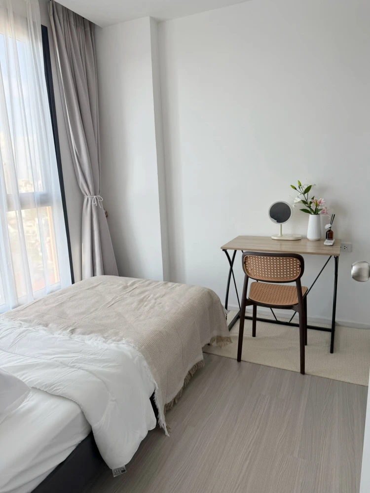For rent: Denim Jatujak, 2 bedrooms, Chatuchak Park view, bright and airy, good ventilation, ready to move in.