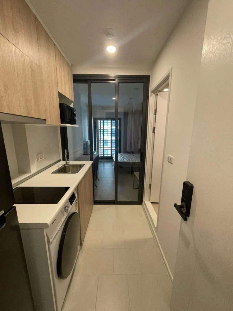 For rent DENIM JATUJAK 14th floor, pool view, fully furnished room, ready to move in, book now, don't miss out.