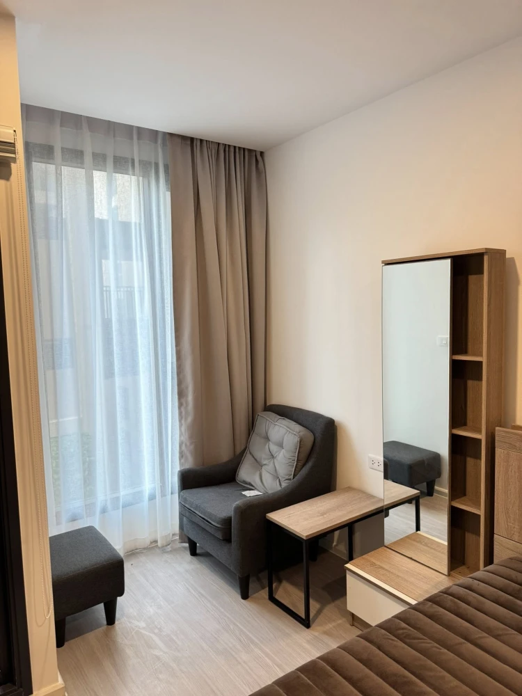 For rent: DENIM JATUJAK, 8th floor, partitioned room, fully furnished, just bring your bag, hurry!