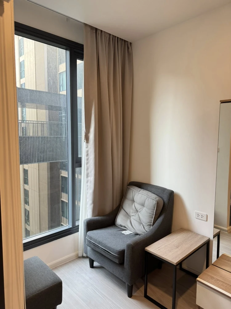 For rent: DENIM JATUJAK, 8th floor, partitioned room, fully furnished, just bring your bag, hurry!