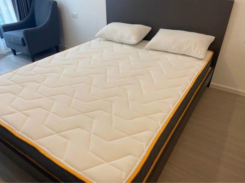 For rent: Denim Jatujak Studio room 23 sq m. Building C, 14th floor, view of the super chill swimming pool, complete electrical appliances, you can't