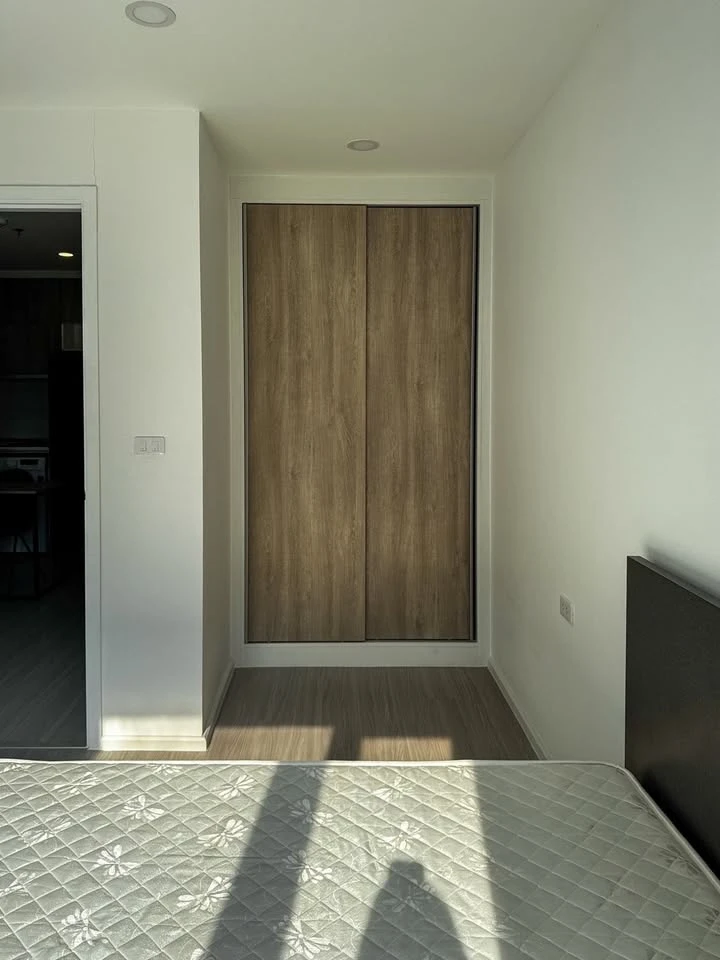 For rent DENIM JATUJAK, spacious room, lots of usable space, good location, comes with complete facilities, book now.