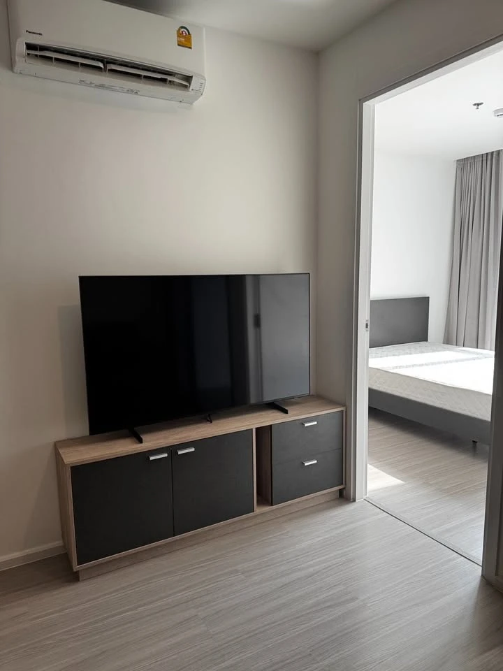 For rent DENIM JATUJAK, spacious room, lots of usable space, good location, comes with complete facilities, book now.