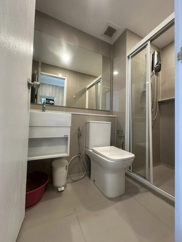 For rent: DENIM JATUJAK, a nice room on the 12th floor, good location, convenient transportation, fully furnished. Reserve now!