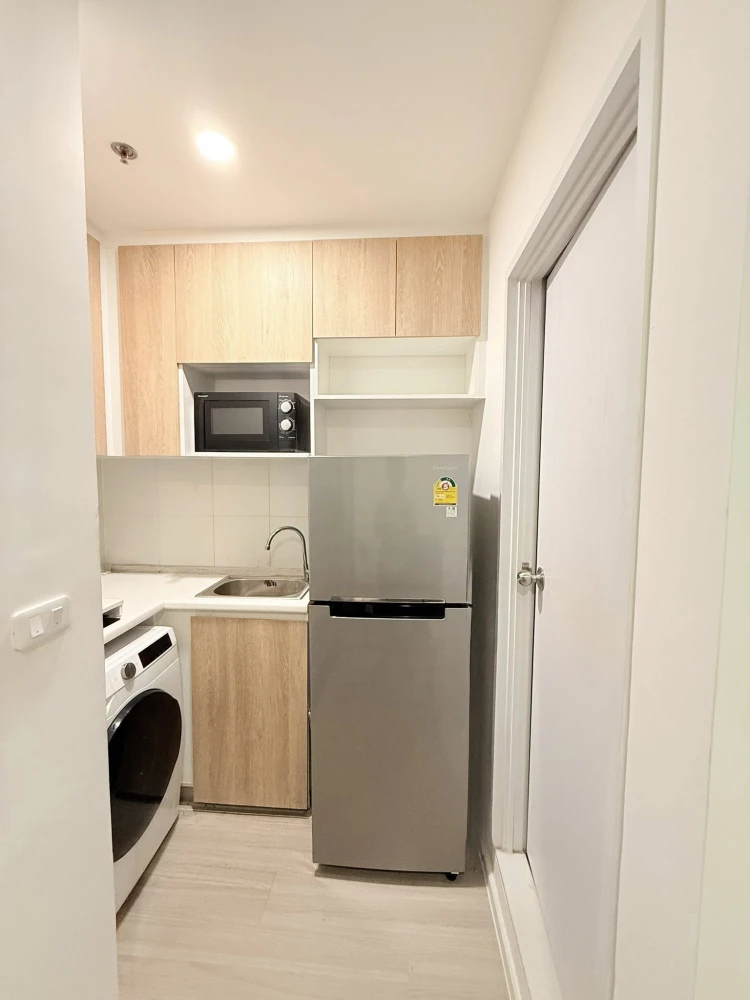 For rent: Denim Jatujak, beautiful room with city view, 29th floor, fully furnished with appliances. Highly recommended!