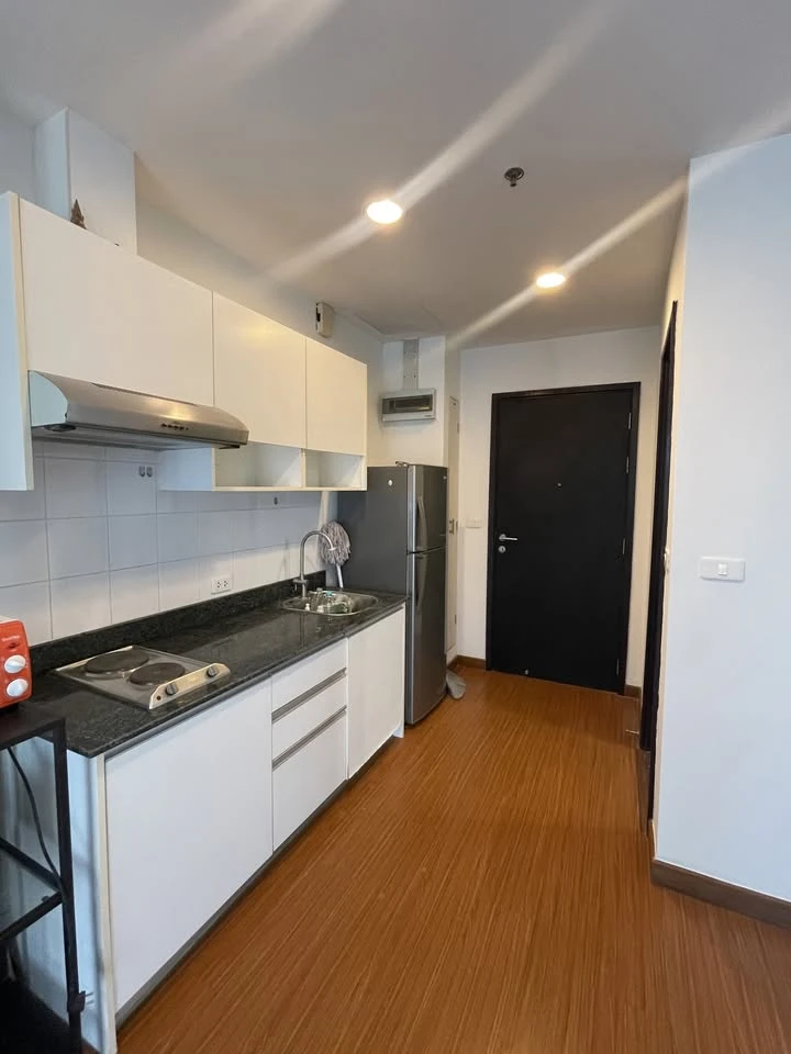 Diamond Sukhumvit, 11th floor, fully furnished apartment for rent. Move-in ready. Book now!