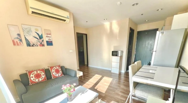 Diamond Sukhumvit condo for rent, 15th floor, fully furnished, very livable. Book now, don't miss out! Act fast!