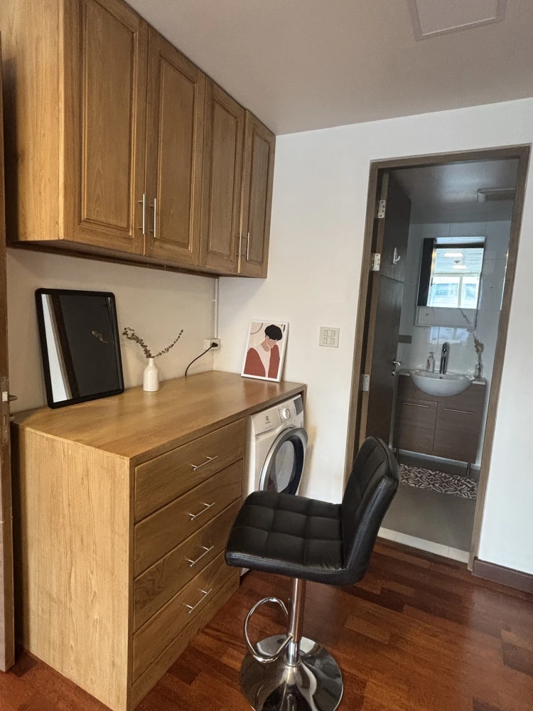 For rent: DLV Thonglor 20, fully furnished condo with premium features, built-in teak furniture, real wood floors, ready to move in.