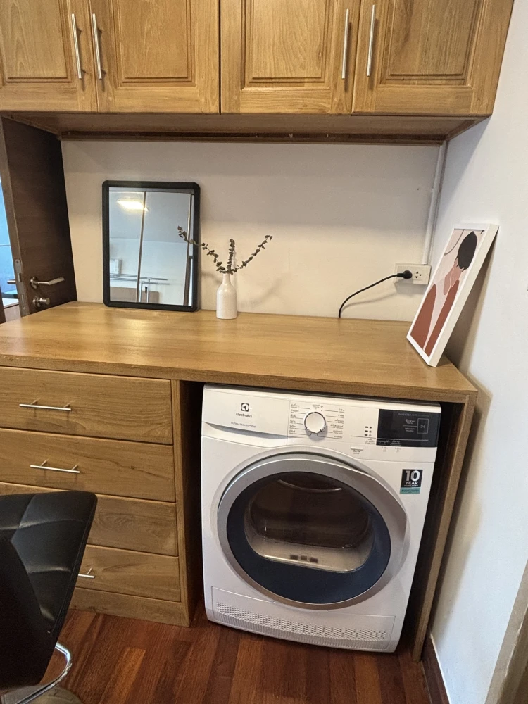 For rent: DLV Thonglor 20, fully furnished condo with premium features, built-in teak furniture, real wood floors, ready to move in.
