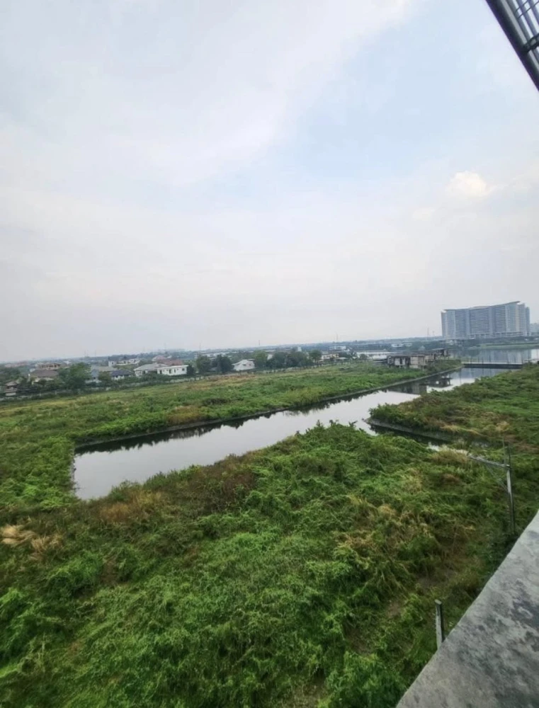 Double Lake condominium for rent, 7th floor, spacious room, lake view, not on the road side, don't miss it.