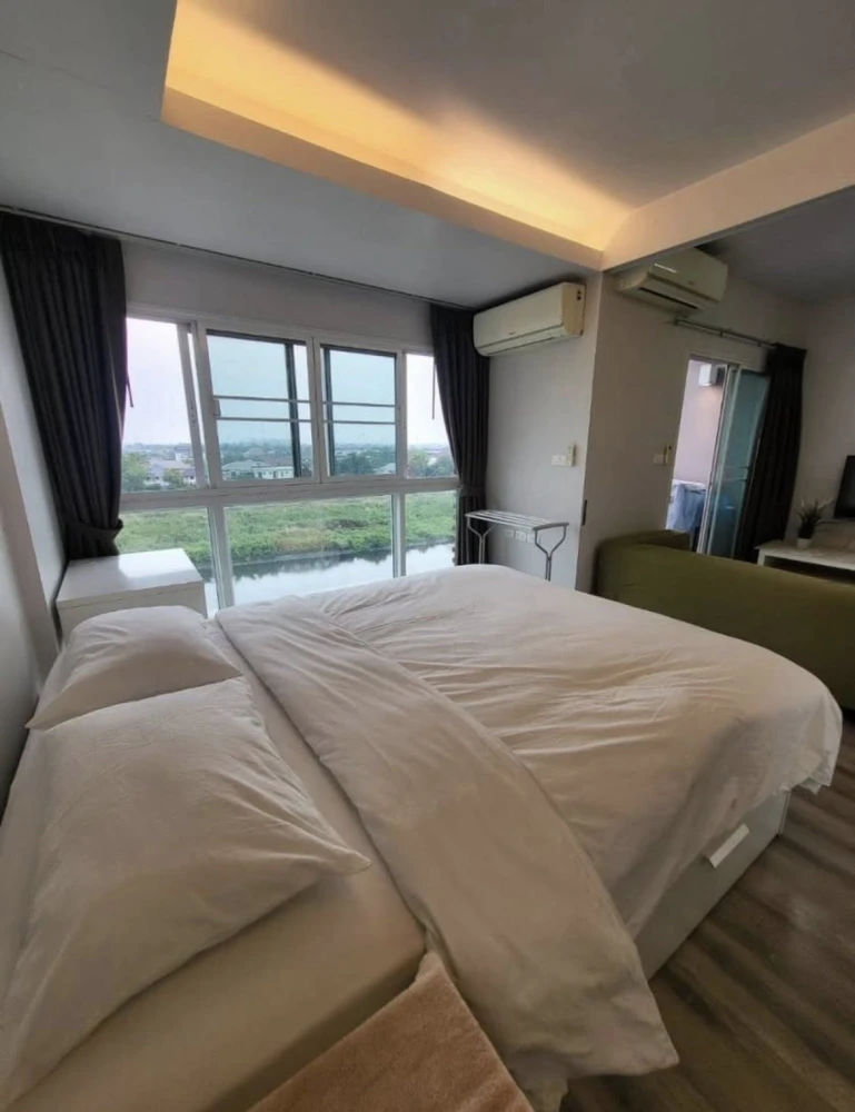 Double Lake condominium for rent, 7th floor, spacious room, lake view, not on the road side, don't miss it.