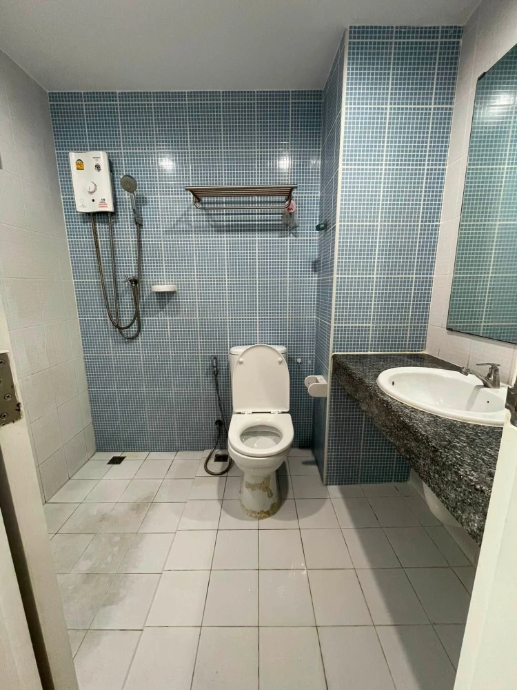 Double U Condo Phahol-Ladprao for rent: 1 bedroom, 1 bathroom, fully furnished with appliances. Book now!