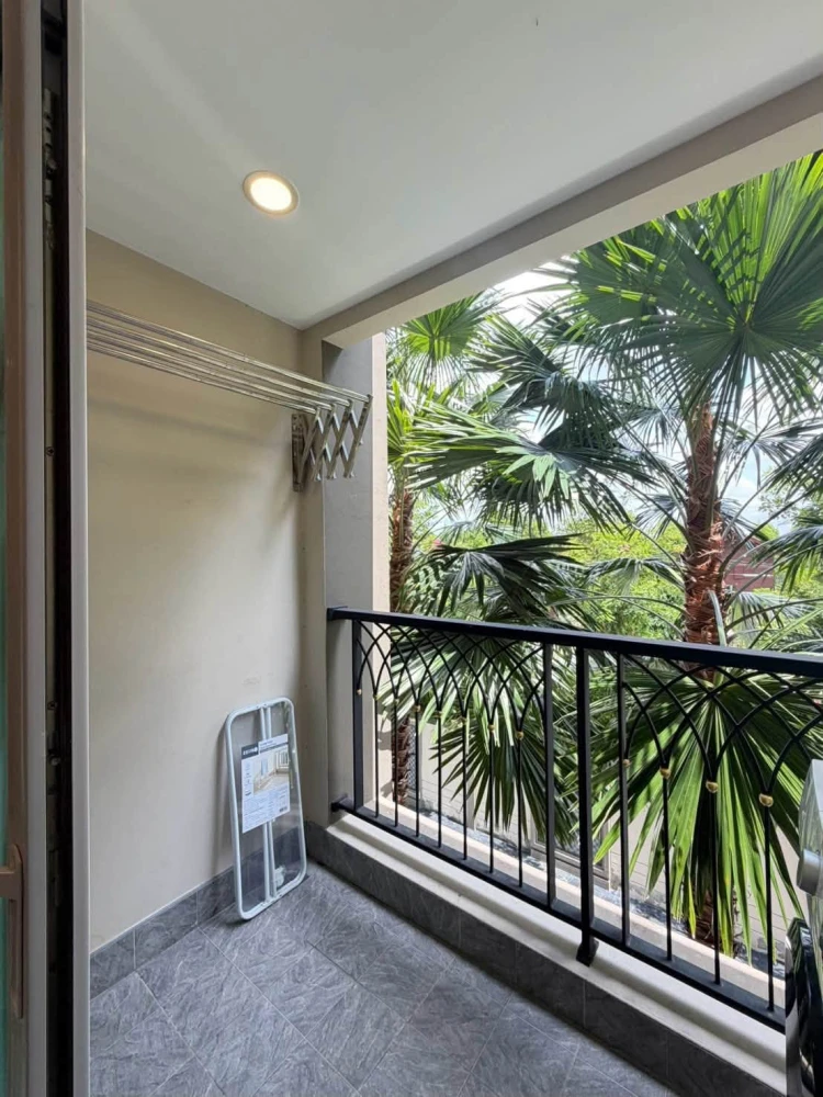 For Rent: Dusit Grand Park 2. Stunning built-in decor throughout the entire unit—just bring your suitcase and move right in!