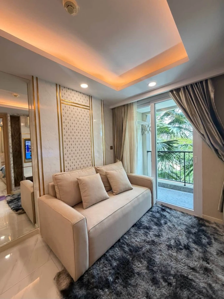 For Rent: Dusit Grand Park 2. Stunning built-in decor throughout the entire unit—just bring your suitcase and move right in!