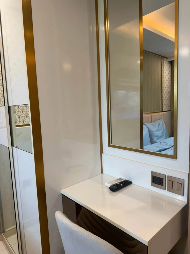 For Rent: Dusit Grand Park 2. Stunning built-in decor throughout the entire unit—just bring your suitcase and move right in!