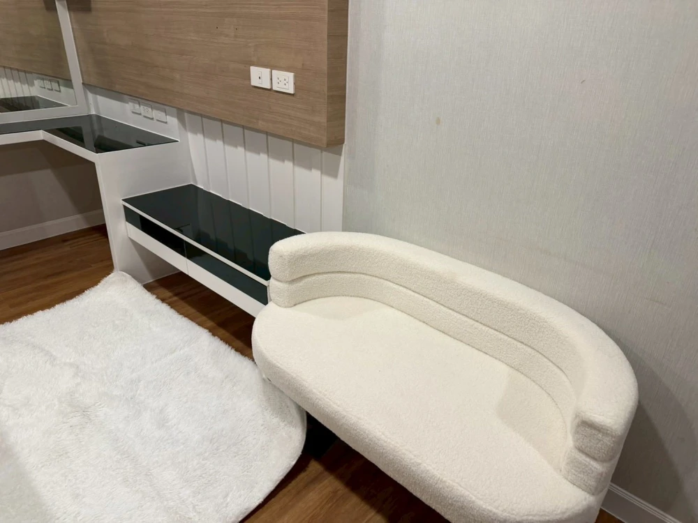 Dusit Grand Park condo for rent, 5th floor, fully furnished. Book now! Don't miss out!