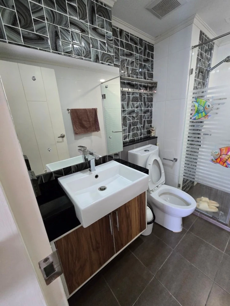 For rent: Dusit Grand Park, spacious and comfortable room with city view, fully furnished. Book now, don't miss out!+++