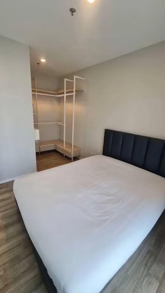 For rent: Ease 2 Rama 2, 2 bedrooms, spacious living area, fully furnished. Book now!