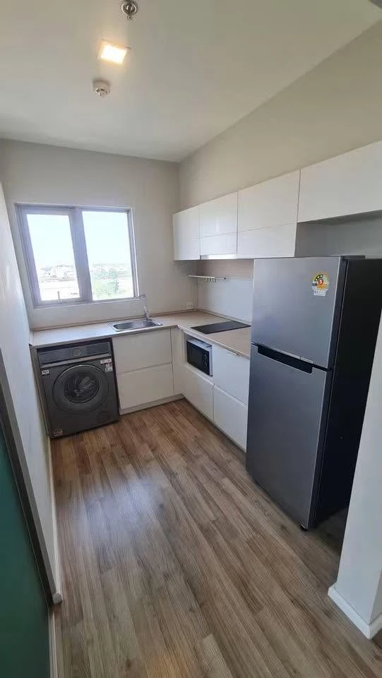 For rent: Ease 2 Rama 2, 2 bedrooms, spacious living area, fully furnished. Book now!