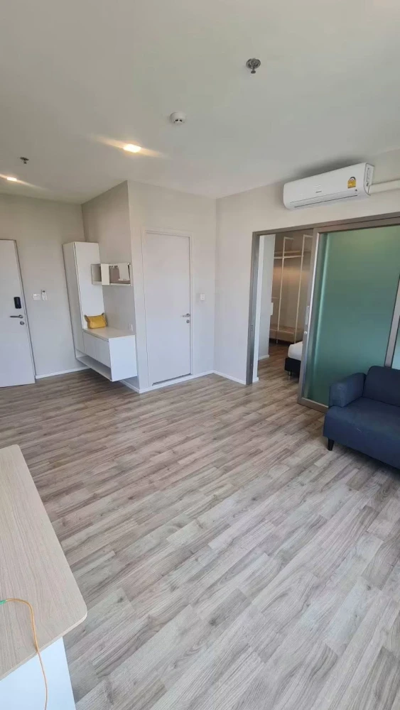 For rent: Ease 2 Rama 2, 2 bedrooms, spacious living area, fully furnished. Book now!