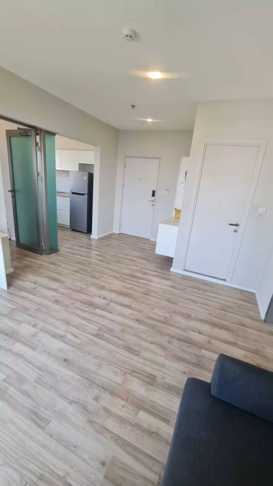 For rent: Ease 2 Rama 2, 2 bedrooms, spacious living area, fully furnished. Book now!