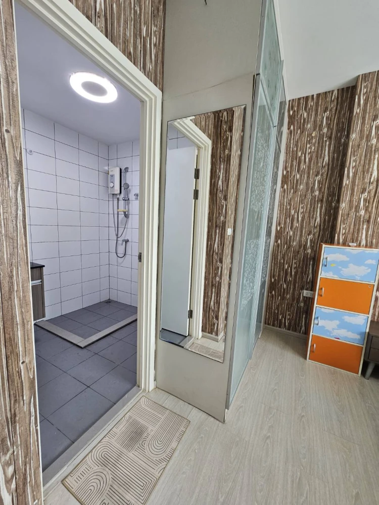For rent: Eco Chapter one Huai Khwang, decorated in loft coffee style, convenient and complete here. Come and book now.