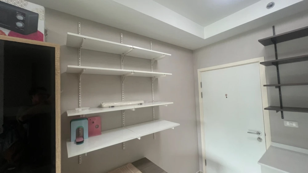 For rent: Eco Chapter one Huai Khwang, decorated in loft coffee style, convenient and complete here. Come and book now.