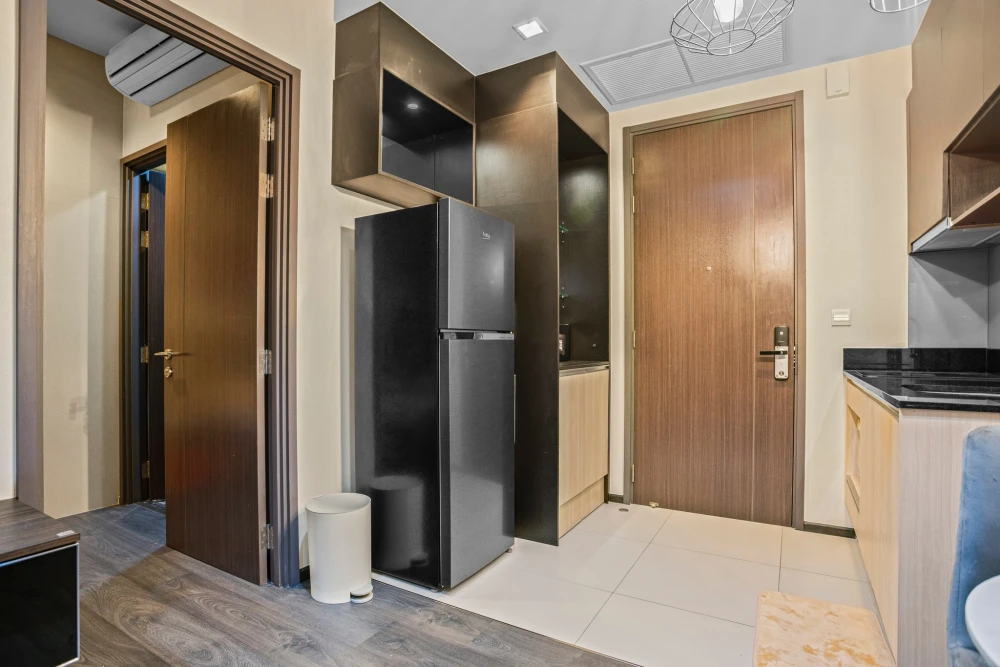 For rent: Edge By Sansiri (Sukhumvit 23), 1 bedroom, 1 bathroom, luxuriously decorated, beautiful city view from high floor, book now.