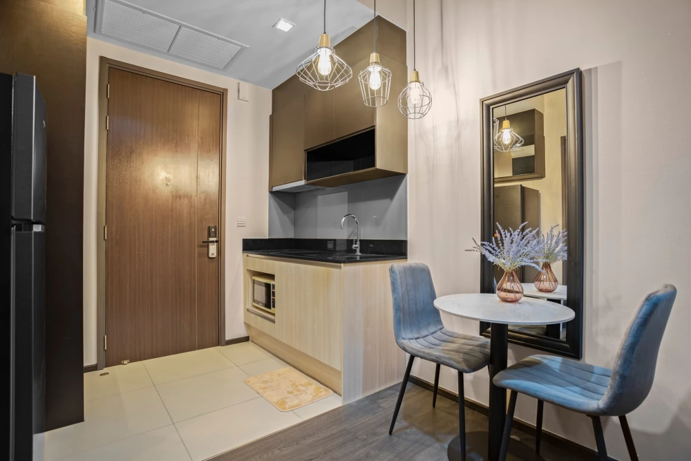 For rent: Edge By Sansiri (Sukhumvit 23), 1 bedroom, 1 bathroom, luxuriously decorated, beautiful city view from high floor, book now.