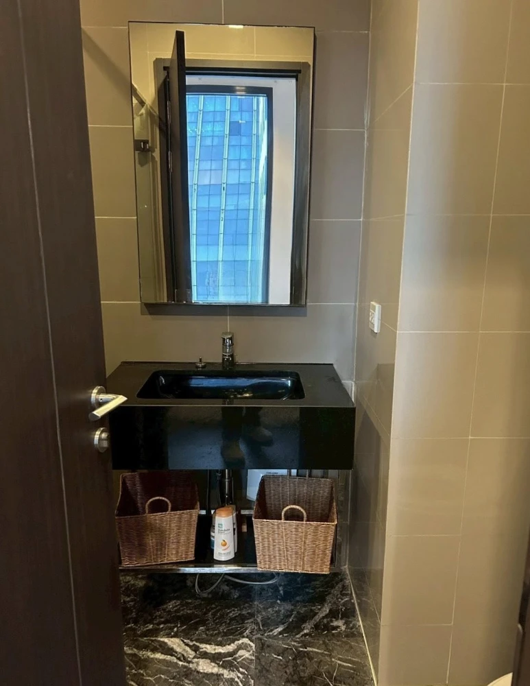 For rent: Edge By Sansiri (Sukhumvit 23), 14th floor, fully furnished, nice to live in, interested, reserve now.