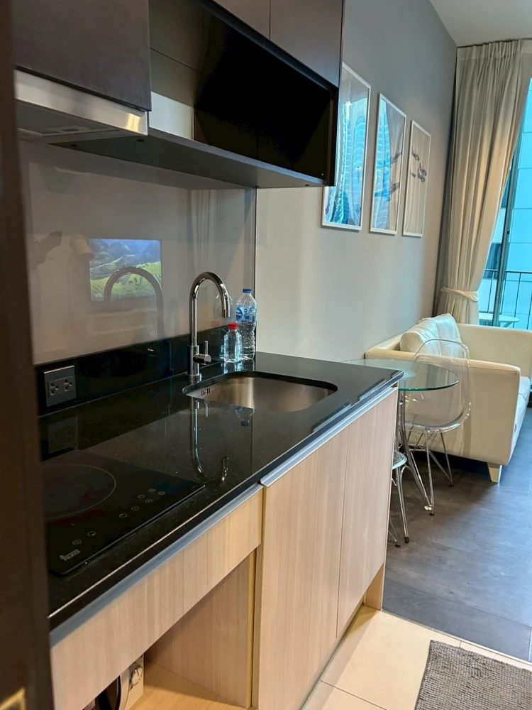 For rent: Edge By Sansiri (Sukhumvit 23), 14th floor, fully furnished, nice to live in, interested, reserve now.