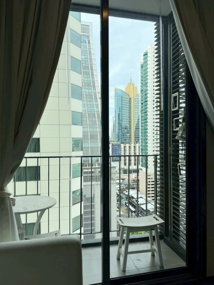 For rent: Edge By Sansiri (Sukhumvit 23), 14th floor, fully furnished, nice to live in, interested, reserve now.