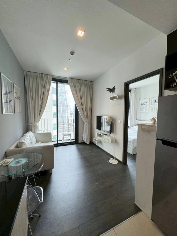 For rent: Edge By Sansiri (Sukhumvit 23), 14th floor, fully furnished, nice to live in, interested, reserve now.