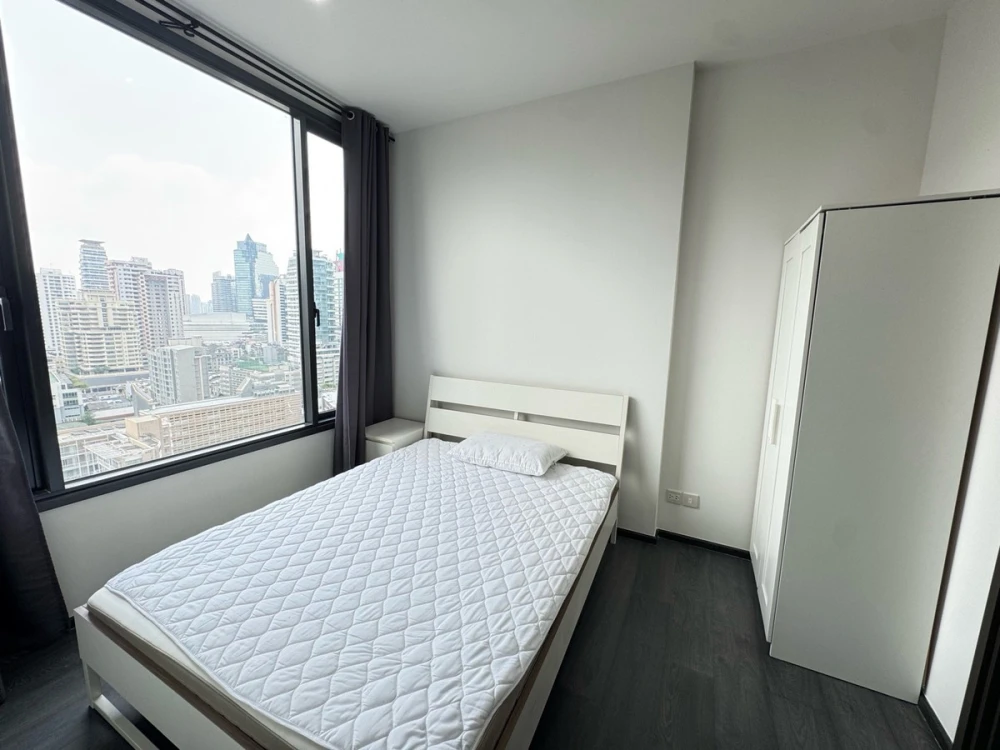 For rent: Edge By Sansiri (Sukhumvit 23), 14th floor, fully furnished, very livable. Don't miss out!