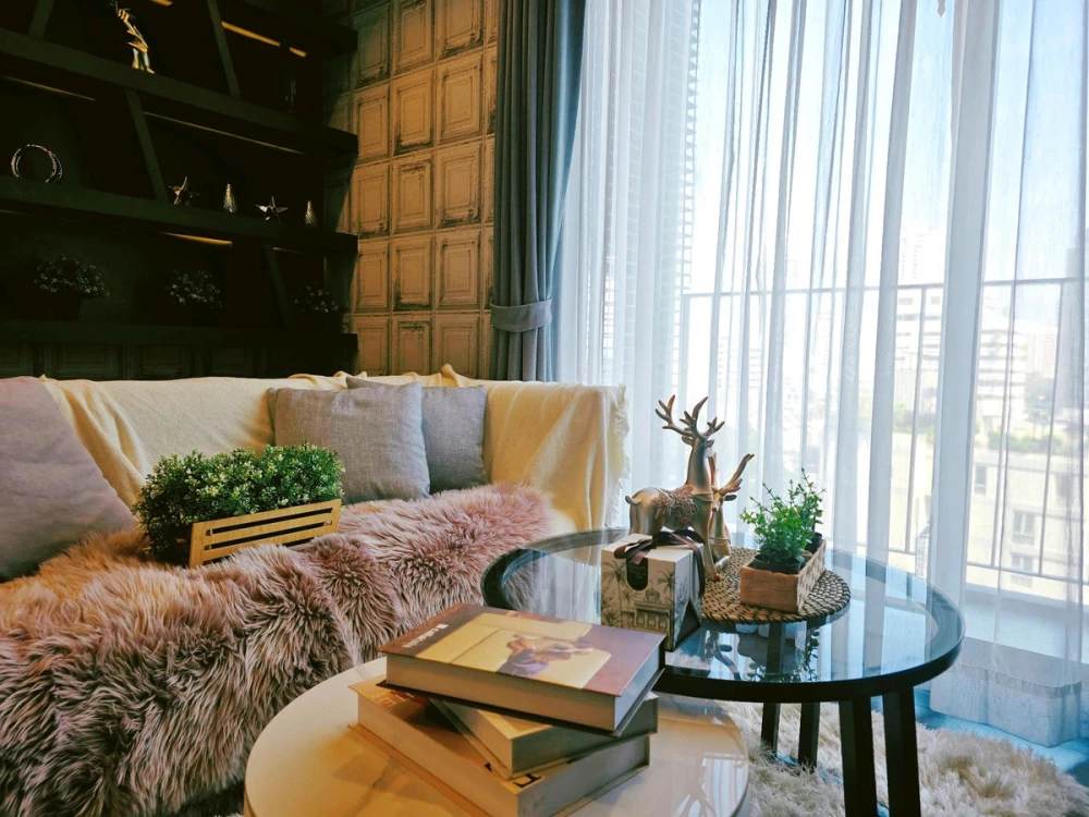 For rent: Edge By Sansiri (Sukhumvit 23), 3rd floor, beautiful unit, fully furnished. Book now! (Quickly!)