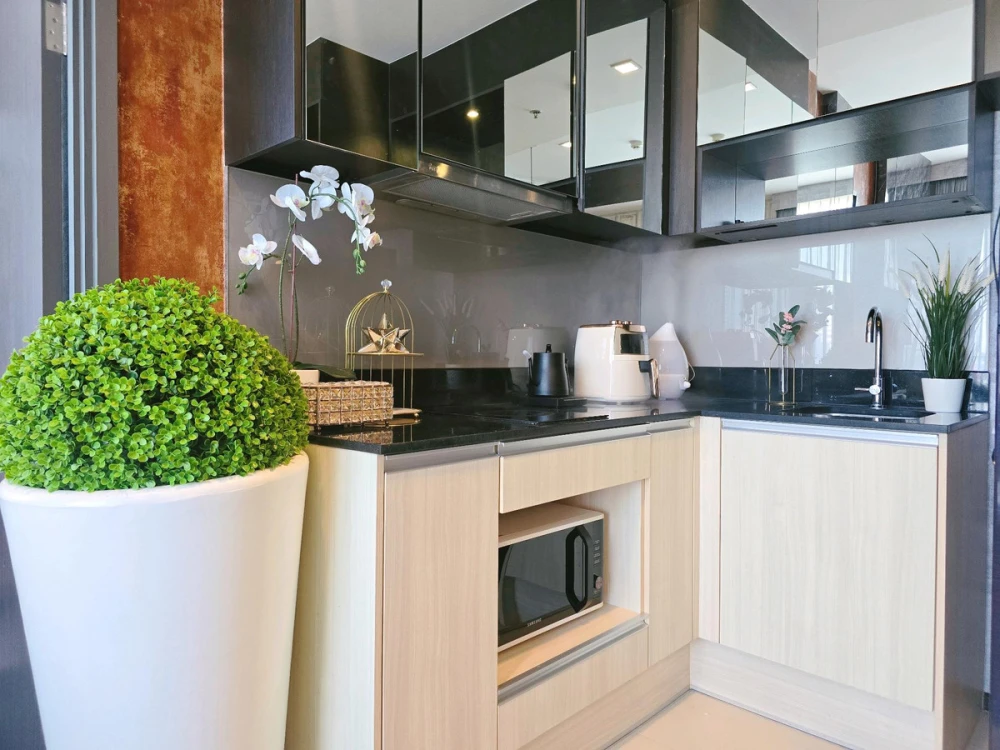 For rent: Edge By Sansiri (Sukhumvit 23), 3rd floor, beautiful unit, fully furnished. Book now! (Quickly!)