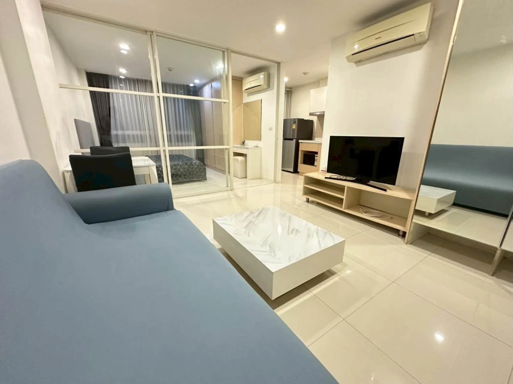 For rent: Elements Srinakarin, a lovely room with complete furniture and appliances. What are you waiting for?