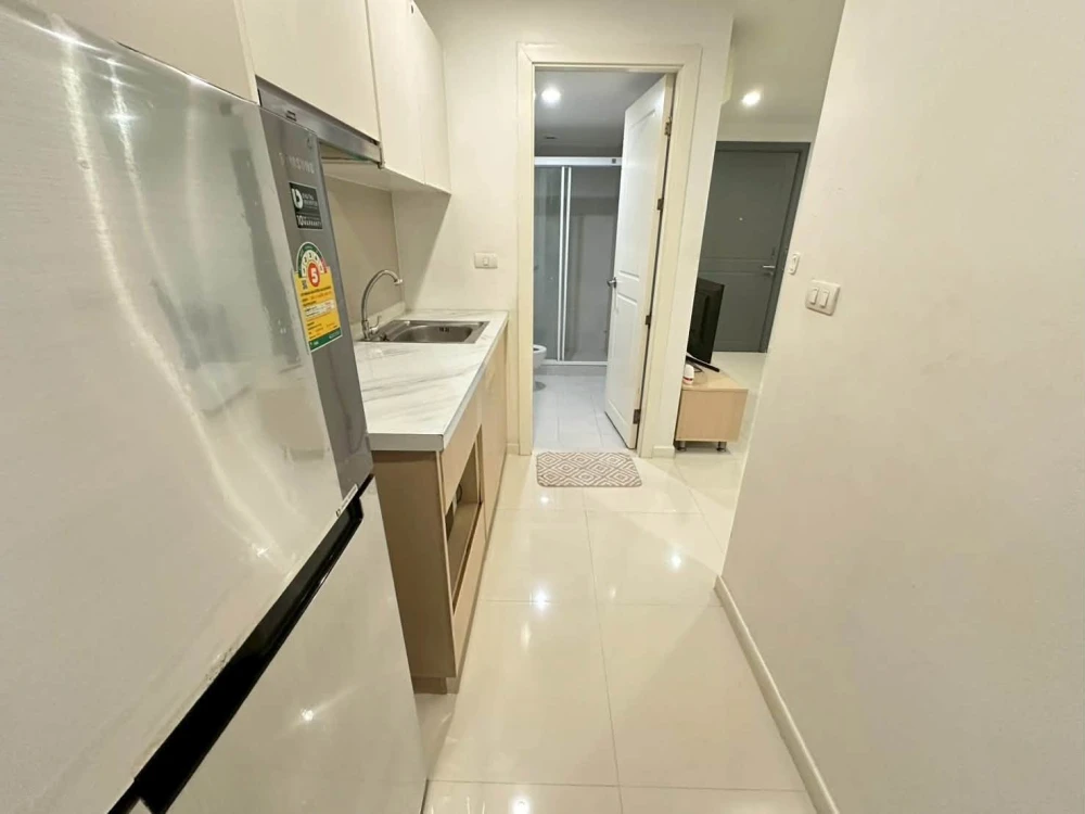 For rent: Elements Srinakarin, a lovely room with complete furniture and appliances. What are you waiting for?