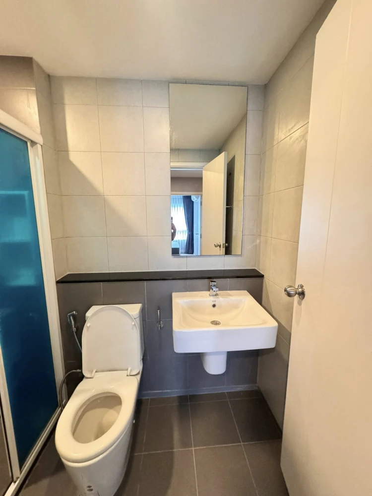 For rent Elio Del Moss Phaholyothin 34 1 bedroom 1 bathroom, good location, comes with complete facilities, don't miss it.