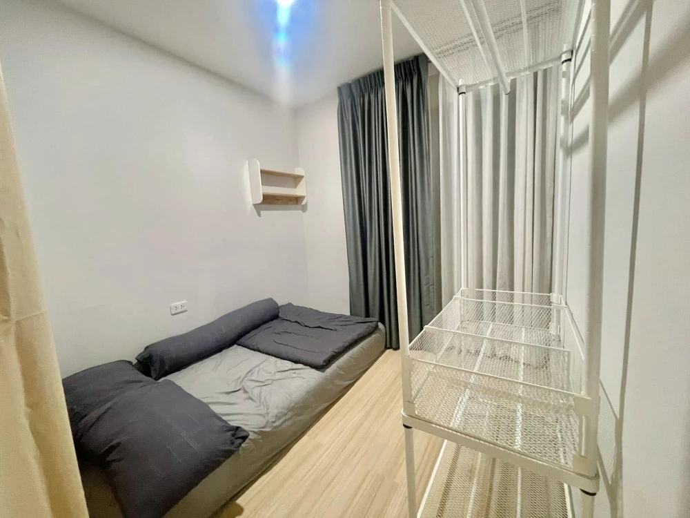 For rent: Elio Del Moss Phaholyothin 34, 7th floor room, lots of usable space. Fully decorated Just carry your bag and move in.