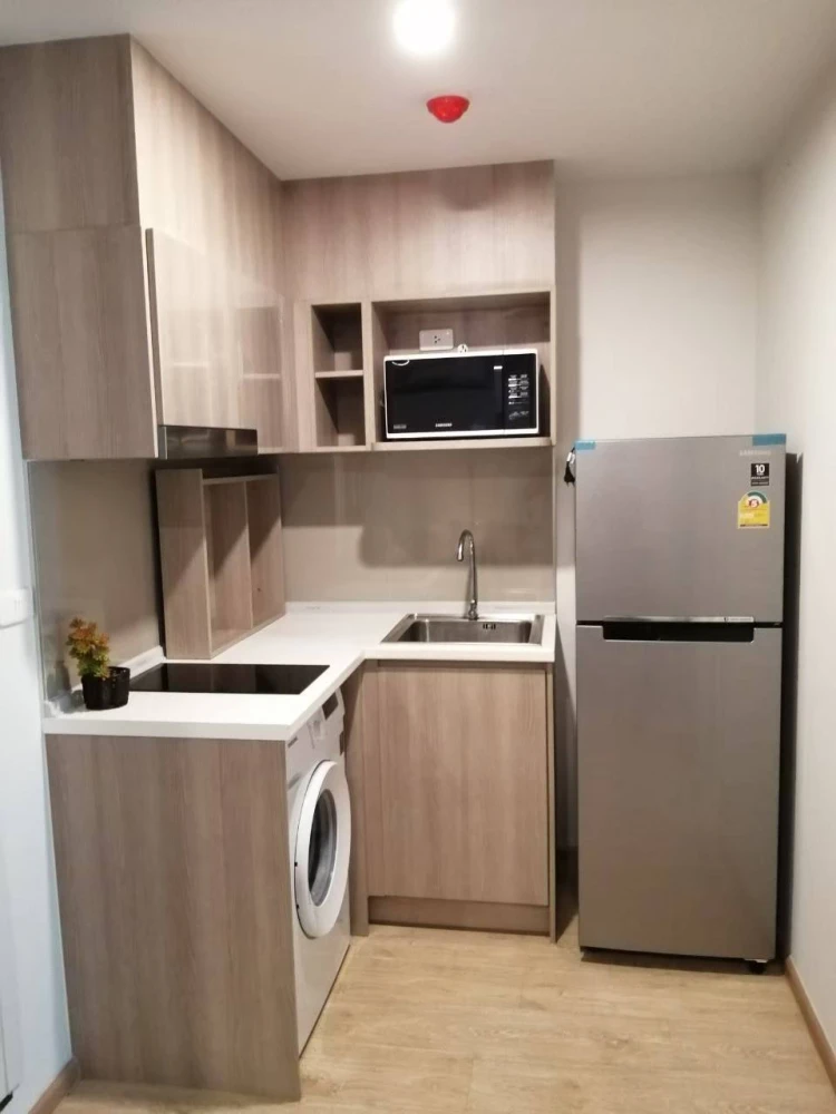 For rent: Elio Del Moss Phaholyothin 34, nice room on the 2nd floor, fully furnished, garden view. Just bring your bags and move in!