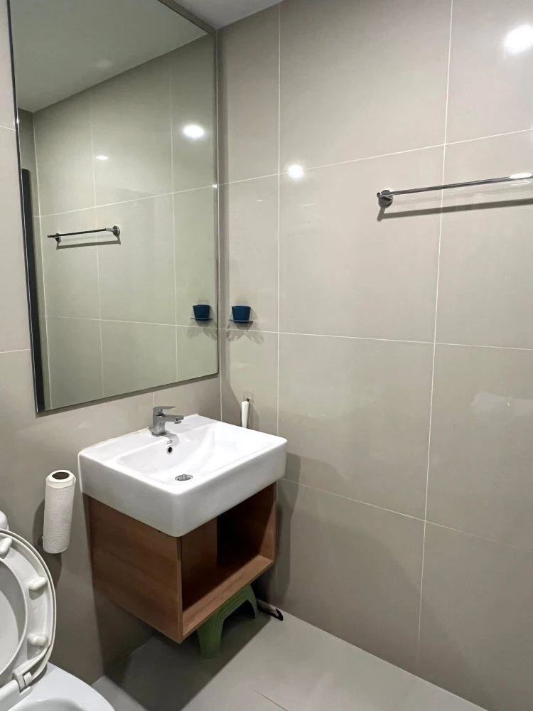 Elio del nest for rent, 1 bedroom, 1 bathroom, comes with complete furniture and appliances. Reserve now.