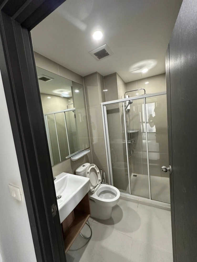 For rent: Elio del nest, 4th floor, nice room, fully furnished, reserve now, hurry!